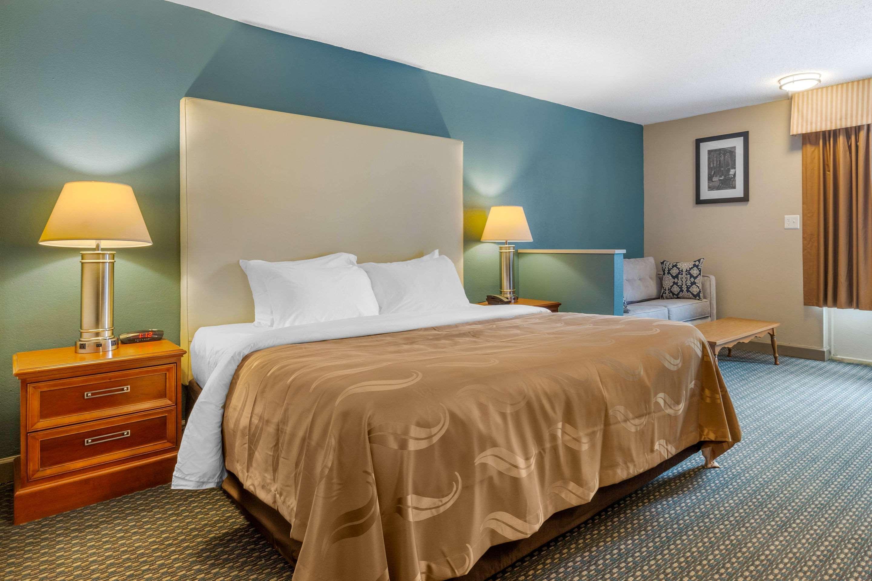 Quality Inn & Suites Apex-Holly Springs Extérieur photo